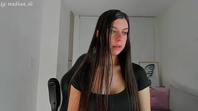 Snapshot of Nadiaa_ chatting on 2, 2, 2025 Nadiaa online show from 2, 2, 2025