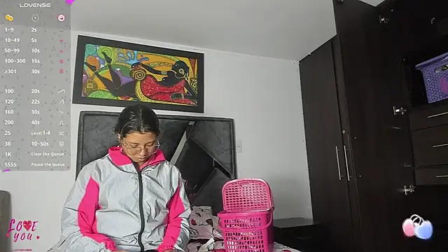 Vahiolet smith online show from 5, 11, 2025