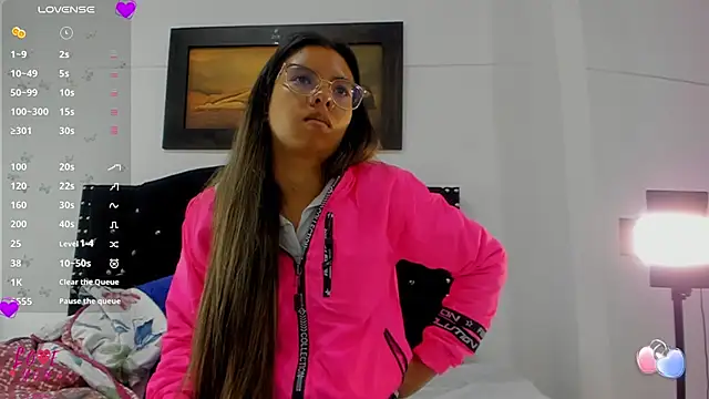 Vahiolet smith online show from 3, 12, 2025