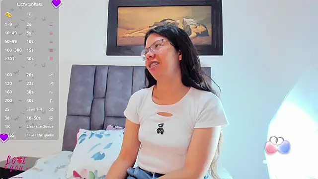 Snapshot of Vahiolet_smith chatting on 13, 5, 2026 Vahiolet smith online show from 13, 5, 2026