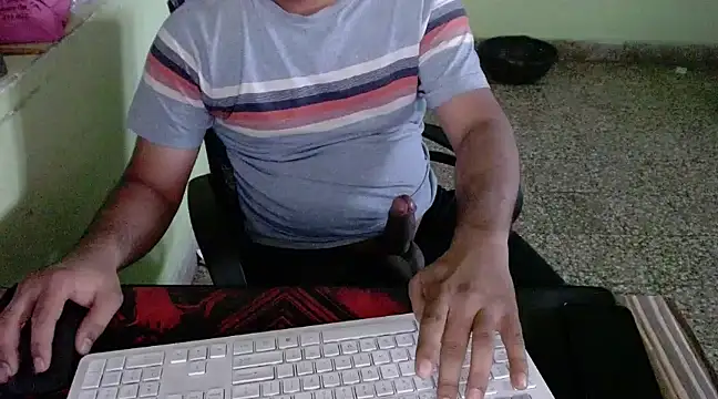 Snapshot of hornycharlie04 chatting on 20, 2, 2025 hornycharlie04 online show from 20, 2, 2025