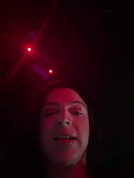 exoticmisfitt online show from 14, 4, 2026