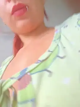 Snapshot of MiaLujan_ chatting on 10, 2, 2025 MiaLujan  online show from 10, 2, 2025