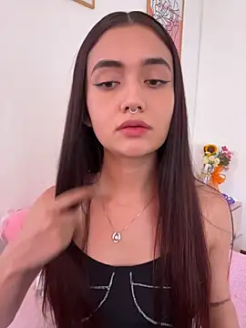 Snapshot of HallieLemon1 chatting on 31, 1, 2026 HallieLemon1 online show from 31, 1, 2026