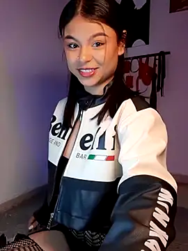 Snapshot of Cleo_hills chatting on 3, 5, 2026 Cleo hills online show from 3, 5, 2026