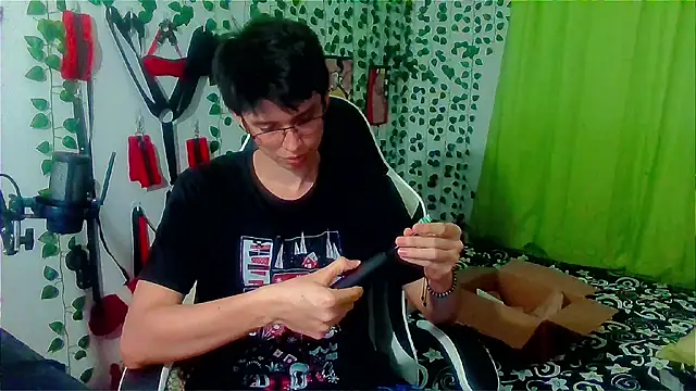 Snapshot of Andy_gray chatting on 4, 12, 2025 Andy gray online show from 4, 12, 2025