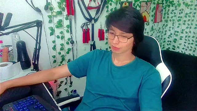 Andy gray online show from 17, 4, 2026