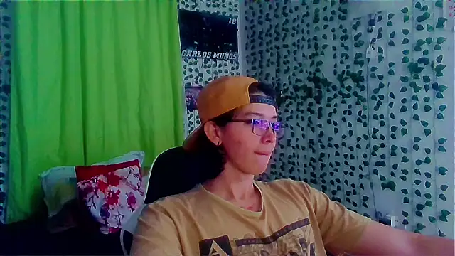 Snapshot of Andy_gray chatting on 5, 5, 2026 Andy gray online show from 5, 5, 2026