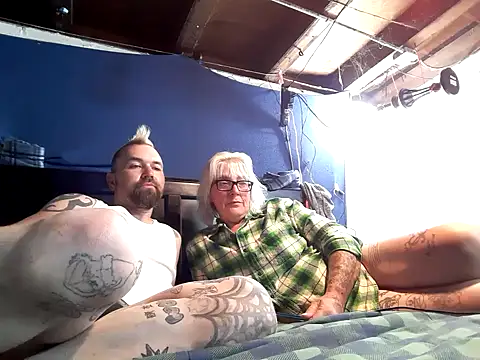 Snapshot of CraCraCPL8087 chatting on 9, 9, 2025 CraCraCPL8087 online show from 9, 9, 2025