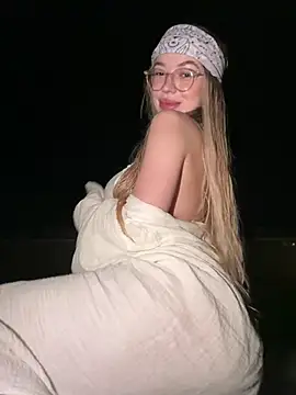 KylieJoyce online show from 17, 2, 2025