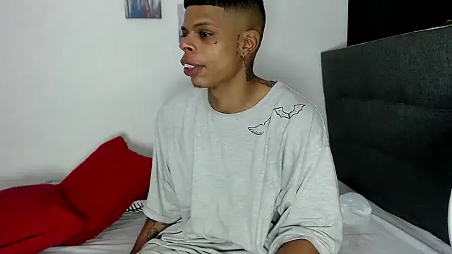 Snapshot of BrandonStond chatting on 22, 11, 2025 BrandonStond online show from 22, 11, 2025