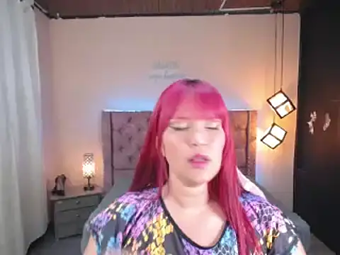 Snapshot of brithany_smiith_ chatting on 5, 3, 2025 brithany smiith online show from 5, 3, 2025