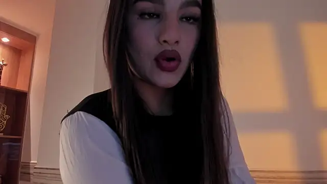 Sophia Cambpell online show from 16, 5, 2026