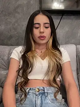 Snapshot of AbyThompson chatting on 11, 2, 2025 AbyThompson online show from 11, 2, 2025