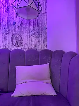 AbyThompson online show from 24, 10, 2025