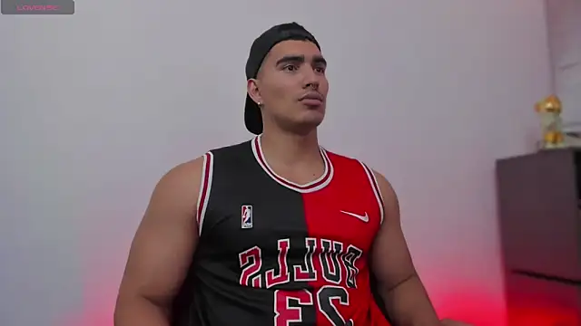 Snapshot of JamesGraay chatting on 6, 11, 2025 JamesGraay online show from 6, 11, 2025