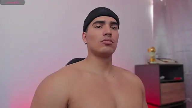 Snapshot of JamesGraay chatting on 18, 11, 2025 JamesGraay online show from 18, 11, 2025