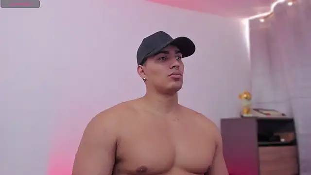 Snapshot of JamesGraay chatting on 21, 11, 2025 JamesGraay online show from 21, 11, 2025