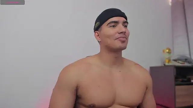 Snapshot of JamesGraay chatting on 5, 12, 2025 JamesGraay online show from 5, 12, 2025