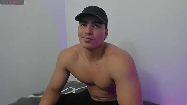 Snapshot of JamesGraay chatting on 13, 12, 2025 JamesGraay online show from 13, 12, 2025