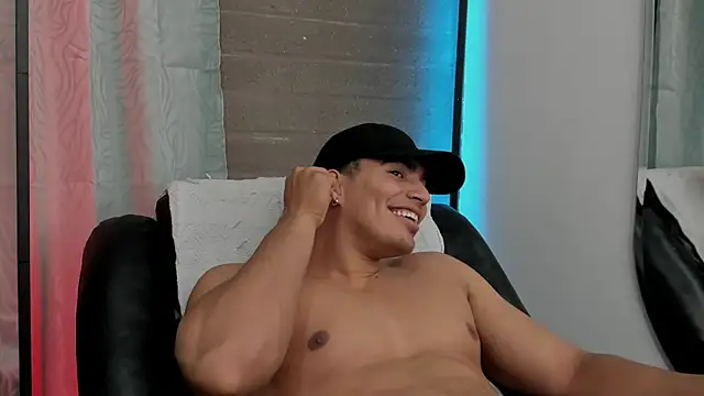 Snapshot of JamesGraay chatting on 20, 12, 2025 JamesGraay online show from 20, 12, 2025