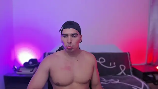 Snapshot of JamesGraay chatting on 27, 4, 2026 JamesGraay online show from 27, 4, 2026