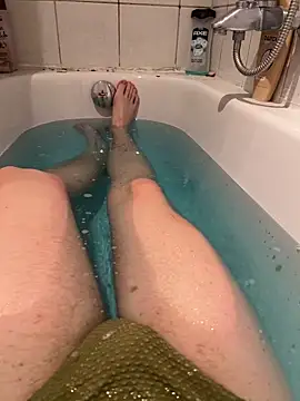 Snapshot of Michaela1222 chatting on 6, 11, 2025 Michaela1222 online show from 6, 11, 2025