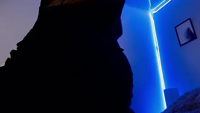 SophiaJoliebm online show from 8, 1, 2025