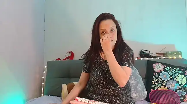 catalinamommyx online show from 6, 2, 2025