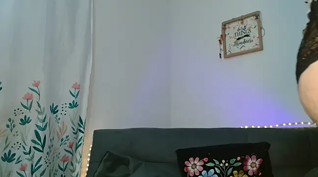 catalinamommyx online show from 18, 3, 2025