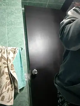 catalinamommyx online show from 13, 10, 2025