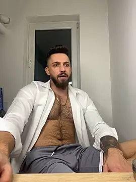 Snapshot of LoveIsBlind_ chatting on 1, 1, 2025 LoveIsBlind  online show from 1, 1, 2025