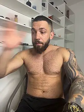 Snapshot of LoveIsBlind_ chatting on 23, 9, 2025 LoveIsBlind  online show from 23, 9, 2025