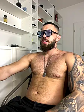 Snapshot of LoveIsBlind_ chatting on 23, 9, 2025 LoveIsBlind  online show from 23, 9, 2025