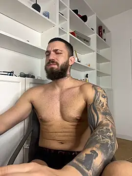 Snapshot of LoveIsBlind_ chatting on 3, 10, 2025 LoveIsBlind  online show from 3, 10, 2025