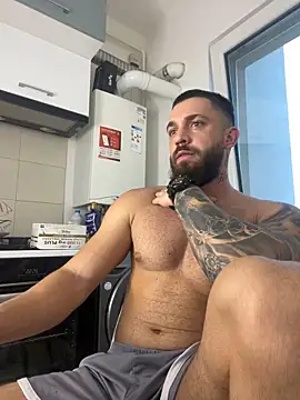 Snapshot of LoveIsBlind_ chatting on 8, 10, 2025 LoveIsBlind  online show from 8, 10, 2025