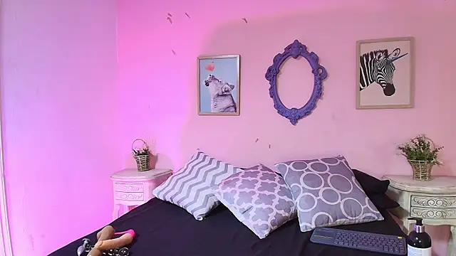 Snapshot of Elizabeth_Santos chatting on 4, 11, 2025 Elizabeth Santos online show from 4, 11, 2025