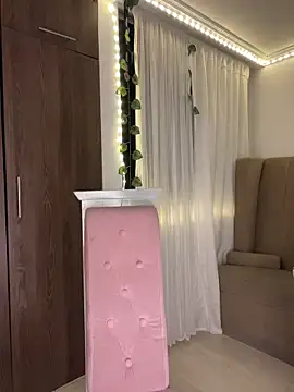 Snapshot of lina_pink chatting on 3, 2, 2026 lina pink online show from 3, 2, 2026