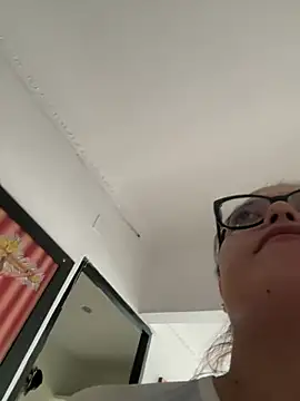 Snapshot of Karla-sexy01 chatting on 4, 1, 2025 Karla-sexy01 online show from 4, 1, 2025