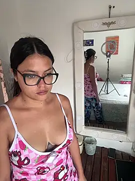 Snapshot of Karla-sexy01 chatting on 13, 11, 2025 Karla-sexy01 online show from 13, 11, 2025