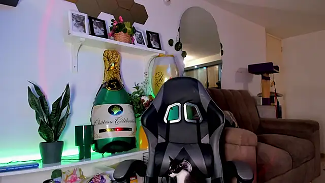 Snapshot of evy_orange1 chatting on 18, 3, 2026 evy orange1 online show from 18, 3, 2026