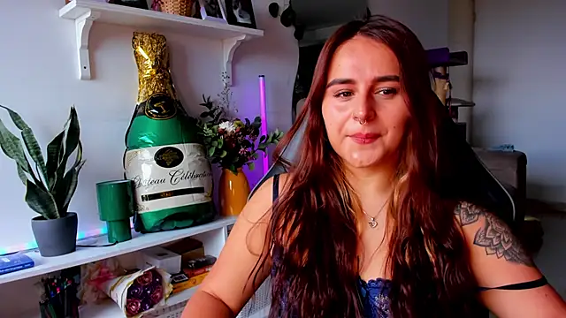 Snapshot of evy_orange1 chatting on 20, 3, 2026 evy orange1 online show from 20, 3, 2026