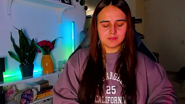 Snapshot of evy_orange1 chatting on 31, 3, 2026 evy orange1 online show from 31, 3, 2026