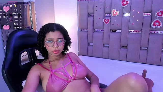 Snapshot of MilaHall_ chatting on 9, 3, 2025 MilaHall online show from 9, 3, 2025