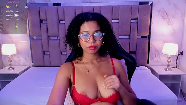 Snapshot of MilaHall_ chatting on 15, 3, 2025 MilaHall online show from 15, 3, 2025