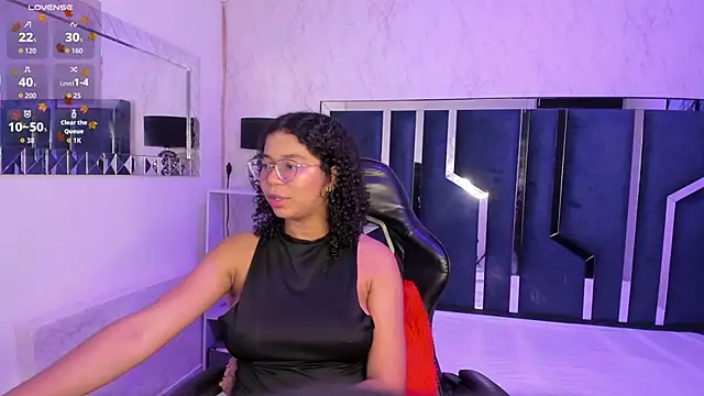 Snapshot of MilaHall_ chatting on 14, 10, 2025 MilaHall online show from 14, 10, 2025