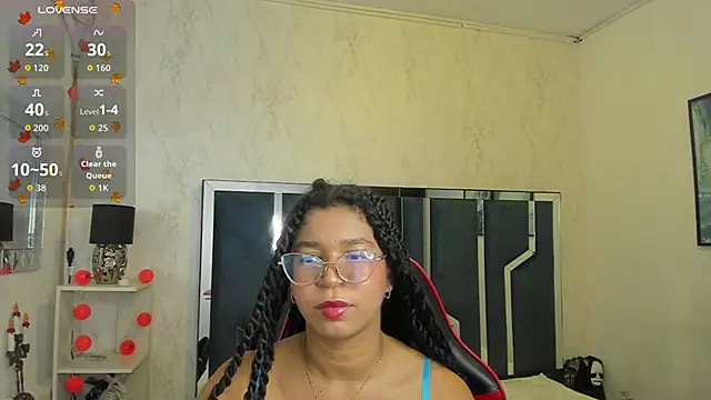 Snapshot of MilaHall_ chatting on 6, 11, 2025 MilaHall online show from 6, 11, 2025