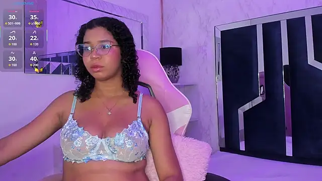 Snapshot of MilaHall_ chatting on 13, 11, 2025 MilaHall online show from 13, 11, 2025