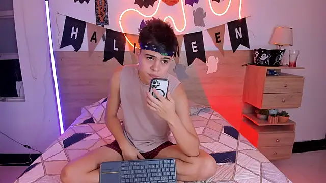 justinbiler online show from 27, 10, 2025