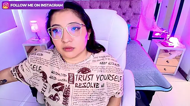 Snapshot of Emma_monserrat chatting on 9, 10, 2025 Emma monserrat online show from 9, 10, 2025